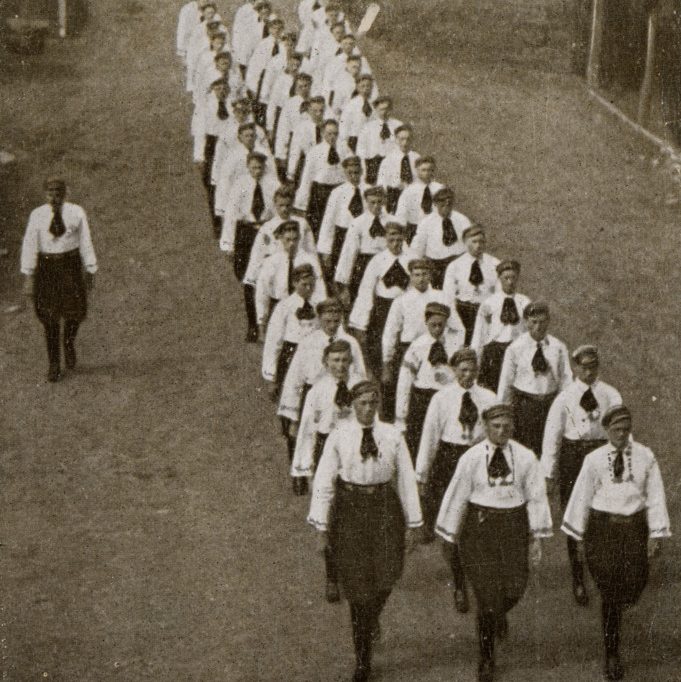 L’histoire du temps présent / Folgen der Urheimatthese? Als Familien siebenbürgisch-sächsischer SS-Offiziere in den Wohnungen Luxemburger Abgesiedelter lebten