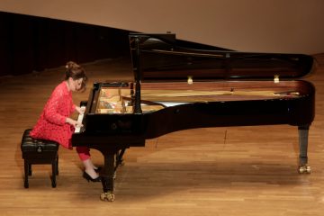 Alain spannt den Bogen / Bruch mit Klischees und Best-ofs: Yulianna Avdeeva und „Midi baroque“ in der Philharmonie