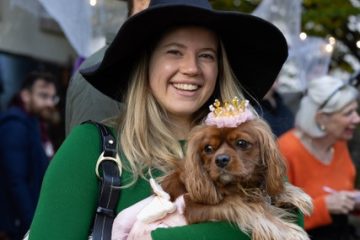 Events mit Wau-Effekt / Wenn Vierbeiner Yoga-Studio, Kino und Co. erobern