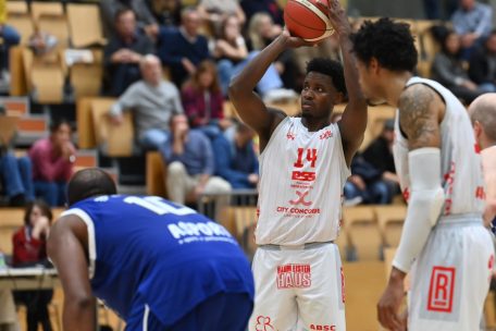 Basketball / Favorit Bartringen gibt sich keine Blöße und zieht routiniert ins Halbfinale ein