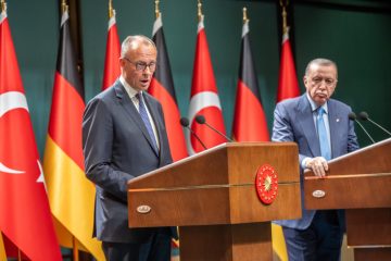 Deutsch-türkische Beziehungen / Erdogan und Merz geraten auf offener Bühne über Gaza-Krieg aneinander