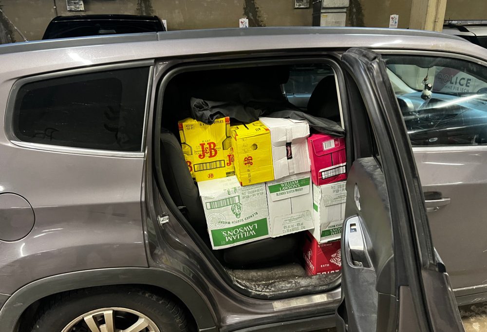 Ettelbrück / Zwei mutmaßliche Schmuggler fahren mit 250 Kisten Alkohol in Richtung Belgien – ohne Führerschein