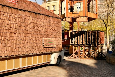 Aktuell werden die einzelnen Elemente der Buden montiert