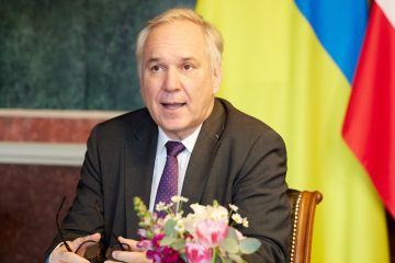 Österreich  / FPÖ-Parlamentspräsident ignoriert Proteste und lädt zu Event für Ewiggestrige