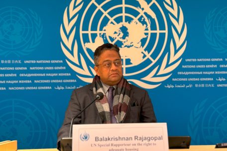 Seit 2020 kümmert sich der Jurist Balakrishnan Rajagopal bei den Vereinten Nationen um das Recht auf angemessenes Wohnen