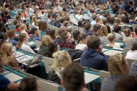 Forum / Welche Präsenz ist besser? – Michael Jäckel zum Verhältnis von KI und Hochschulbildung