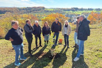 Nach Nominierung / Gemeinde Lenningen pflanzt Baum in 72-Stunden-Challenge