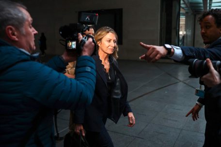 Großbritannien / Schwere Krise bei der BBC: Intendant tritt wegen journalistischer Fehler zurück