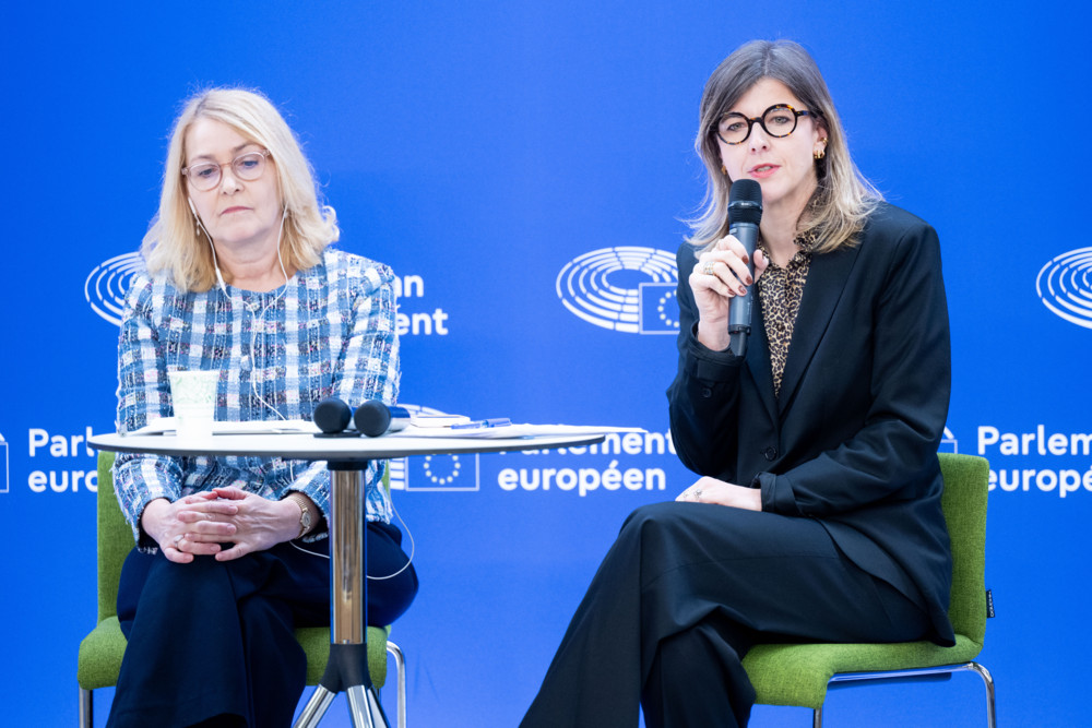 Schutz von Minderjährigen / EU-Parlament will das Internet sicherer für Kinder machen