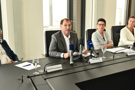 Editorial / „Wenn du nicht mehr weiter weißt …“: Uni reagiert auf öffentliche Vorwürfe