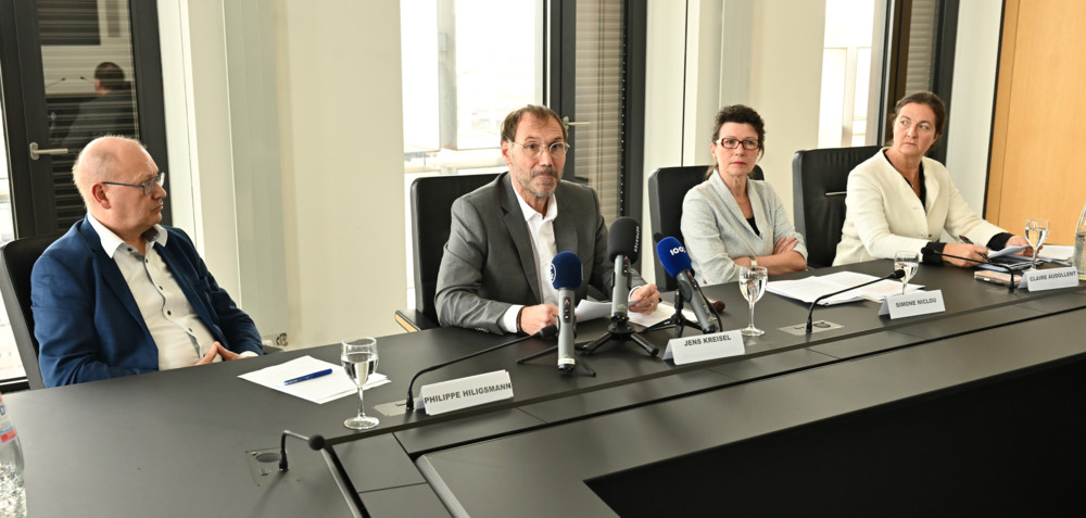 Editorial / „Wenn du nicht mehr weiter weißt …“: Uni reagiert auf öffentliche Vorwürfe