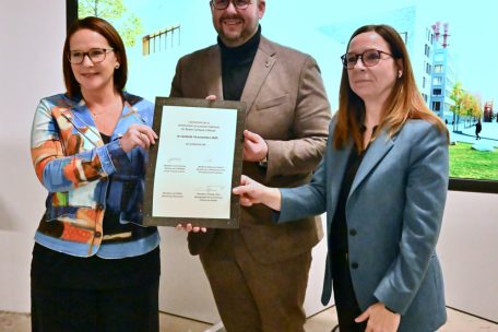 Verteidigungsministerin Yuriko Backes (DP), der Escher Bürgermeister Christian Weis (CSV), Hochschulministerin Stéphanie Obertin (DP)