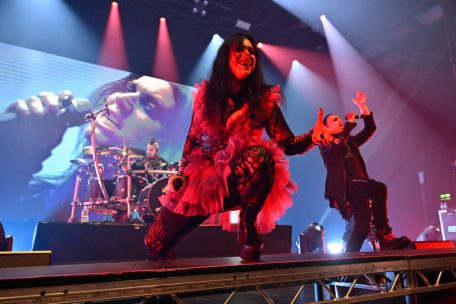 Das emblematische Gesangsduo von Lacuna Coil: Cristina Scabbia und Andrea Ferro