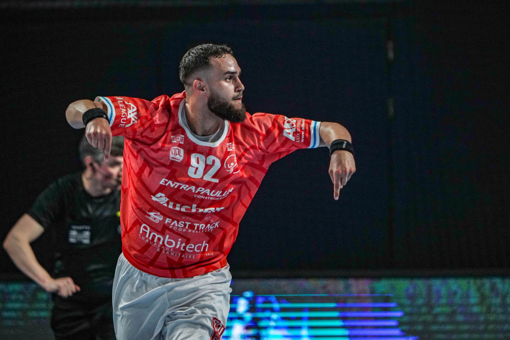 Handball / „Alles auf dem Platz lassen“: Younes Ouzrour schwört die Red Boys auf Europapokal-Kampf ein