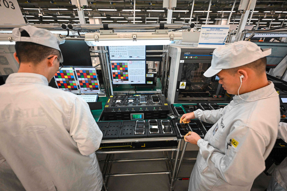 Forum / Die Europäer lassen sich von den USA und China abhängen – Robert Goebbels über den Adler, den Drachen und die Schafe