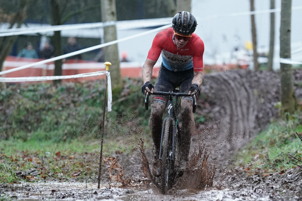 Cyclocross / Militär-WM und Skoda Cross Cup: Saisoneinstieg von Bettendorff auf dem Herrenberg