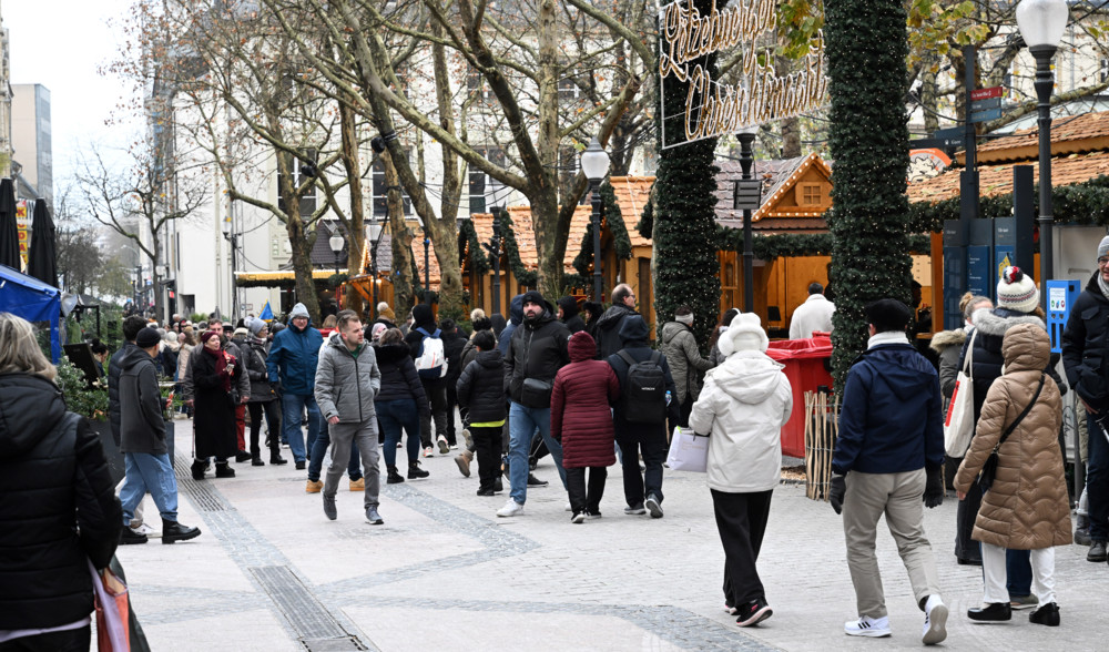 Luxemburg-Stadt / Gut, gemütlich und gesellig: Was die Leute über die neue Organisation des „Lëtzebuerger Chrëschtmaart“ denken