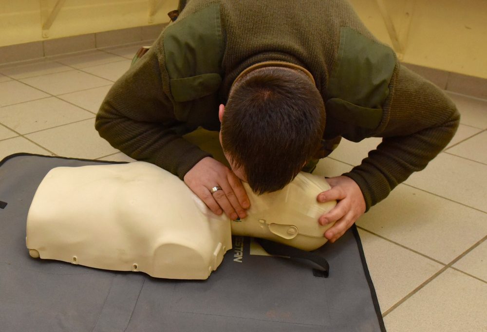 Staying Alive  / Darf mein Chef mich feuern, wenn ich meinen Arbeitsplatz verlasse, um erste Hilfe zu leisten?