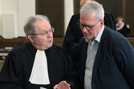 <br />
Maître Georges Pierret und Guy Stebens