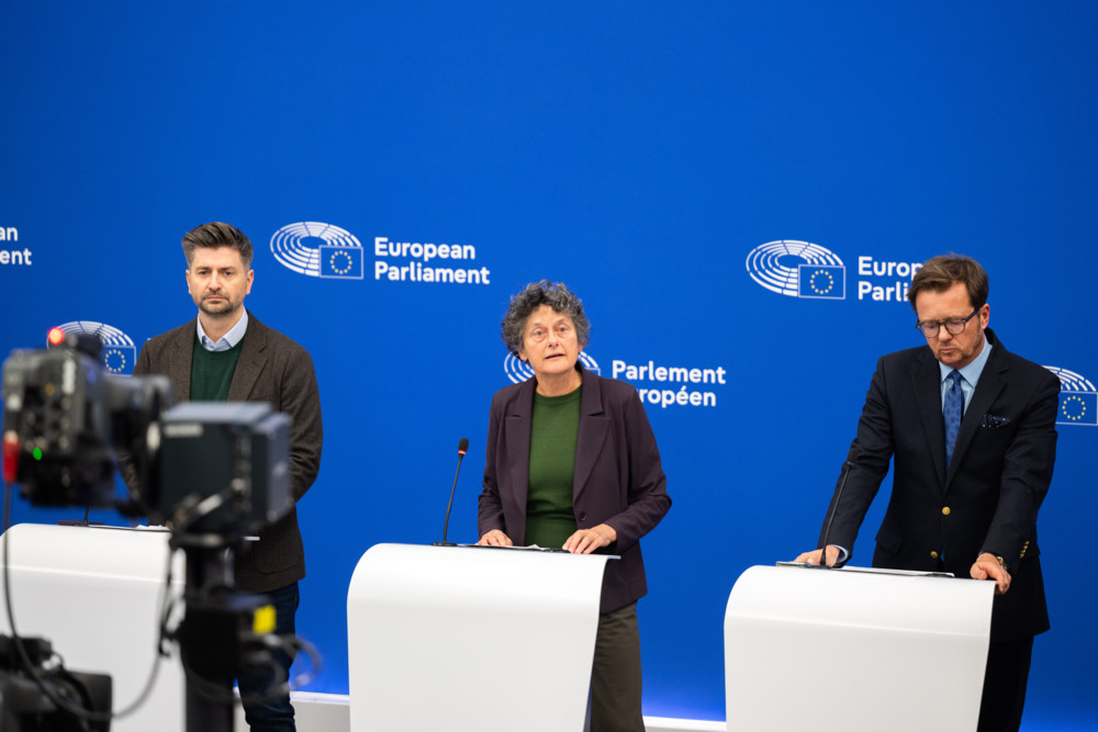 Bericht / EU-Parlamentarier prangern Rechtsstaatsverstöße in Ungarn an