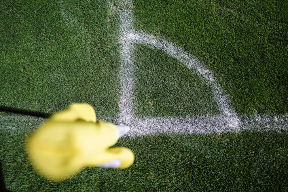 Editorial / Der nationale Fußball: Die Warnschilder sind aufgestellt