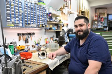 Seltene Klänge aus Petingen / Hinter den Kulissen bei Luxemburgs einzigem Instrumentenbauer