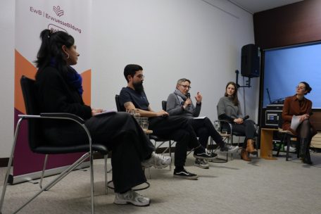 Runder Tisch bei der EwB (v.l.): Esin Göksoy, Alex Carneiro, Karin Weyer, Charlotte Pull und Moderatorin Nora Schleich