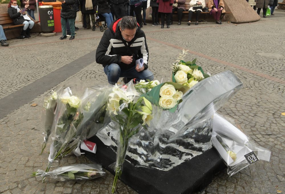Tod durch Eisskulptur / Justiz klagt zehn Personen in der Affäre um den tödlichen Unfall am Luxemburger Weihnachtsmarkt an