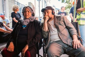 Quatre femmes du „Quartier“ dans la lumière / Seize ans après „ Les Barons “, Nabil Ben Yadir revient à la comédie avec „ Les Baronnes “