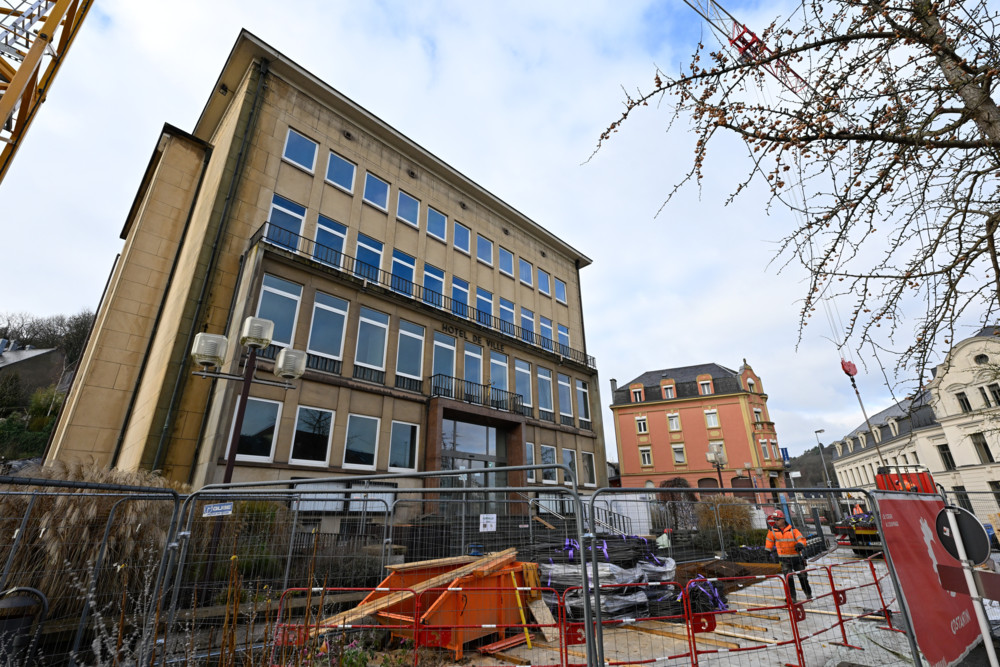 Haushalt 2026 / Differdingen investiert Millionen in Wohnraum, Rathaus und „Aquasud“