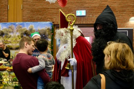 Hoher Besuch: „Kleeschen“ und „Houseker“ ließen am Samstag die Kinderaugen strahlen