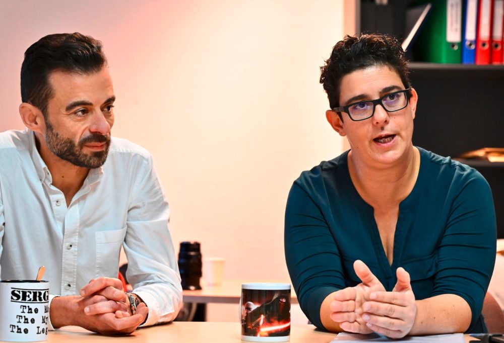 Gesundheitsberufe / „Ich kenne niemanden, der studiert hat und sich von einer Hebamme anstellen lässt“ – über Hierarchien in der Medizin