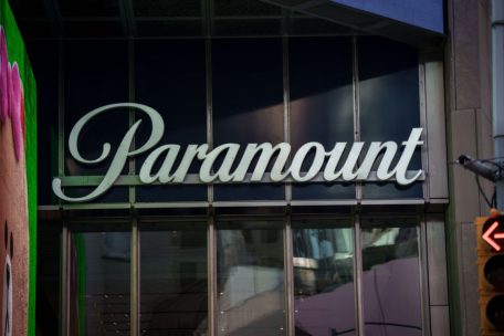 Bieterstreit mit Netflix / Paramount bietet 108 Milliarden Dollar für Warner Bros