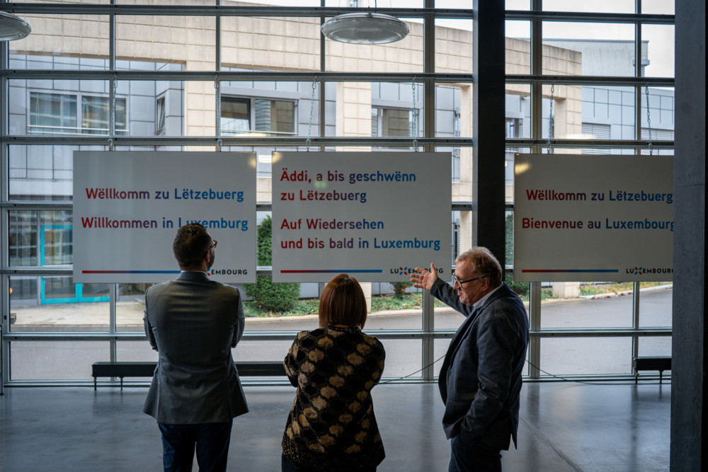 Äddi a Merci / Reisende werden an den Grenzen nun „op Lëtzebuergesch“ begrüßt und verabschiedet