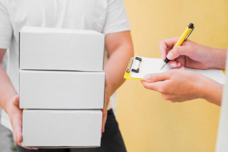 Unlauterer Wettbewerb / EU-Staaten einigen sich auf Einfuhrgebühr in Höhe von drei Euro für kleine Pakete