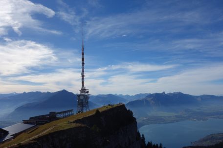 Schweiz / Eidgenossen bremsen die Digitalisierung und holen UKW zurück