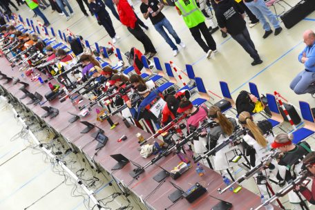 Sportschießen / Erfahrung auf Weltklasse-Niveau: FLTAS-Schützen verpassen RIAC-Finaleinzug