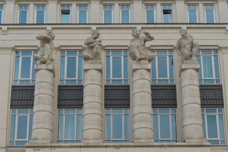 Editorial / Die „frëndlech Bréiwer“ sind da – auch die anderen Medien sollen in der Nickts-Affäre schweigen