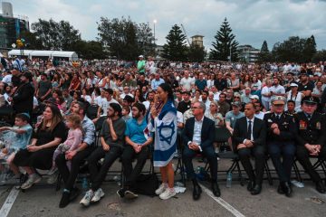 Australien / Tausende gedenken der Opfer des Anschlags am Bondi Beach
