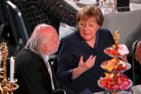 Deutschland / Angela Merkel mischt wieder mit