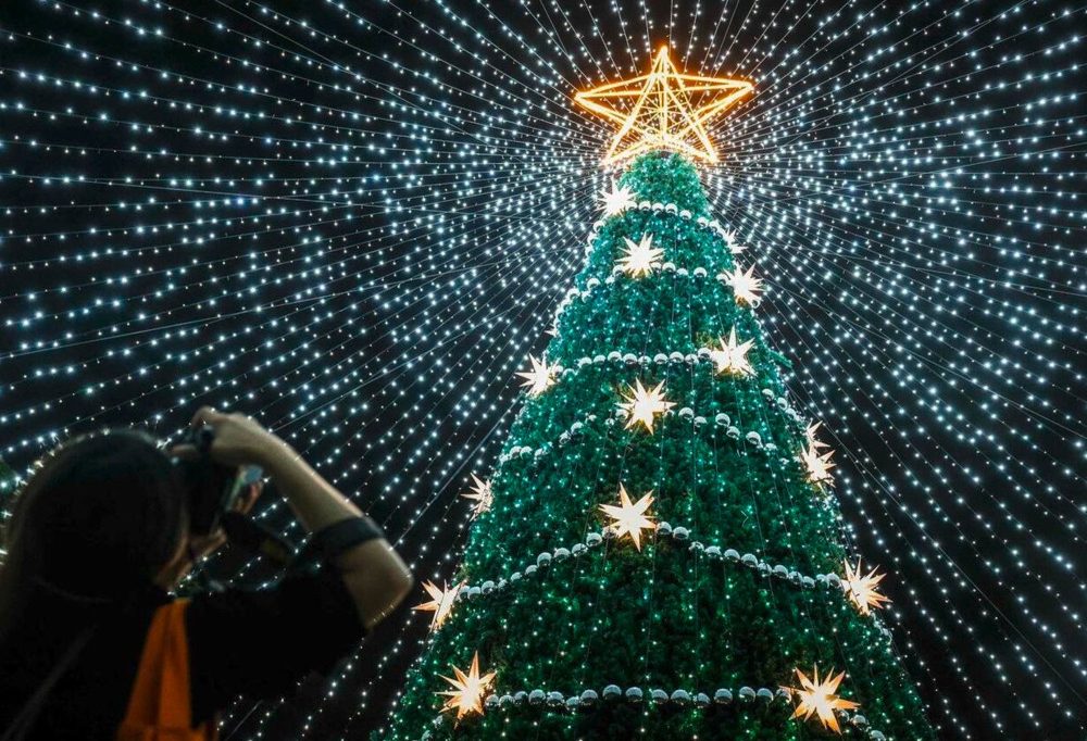 Analyse von außen / Der KI-Krieg gegen Weihnachten