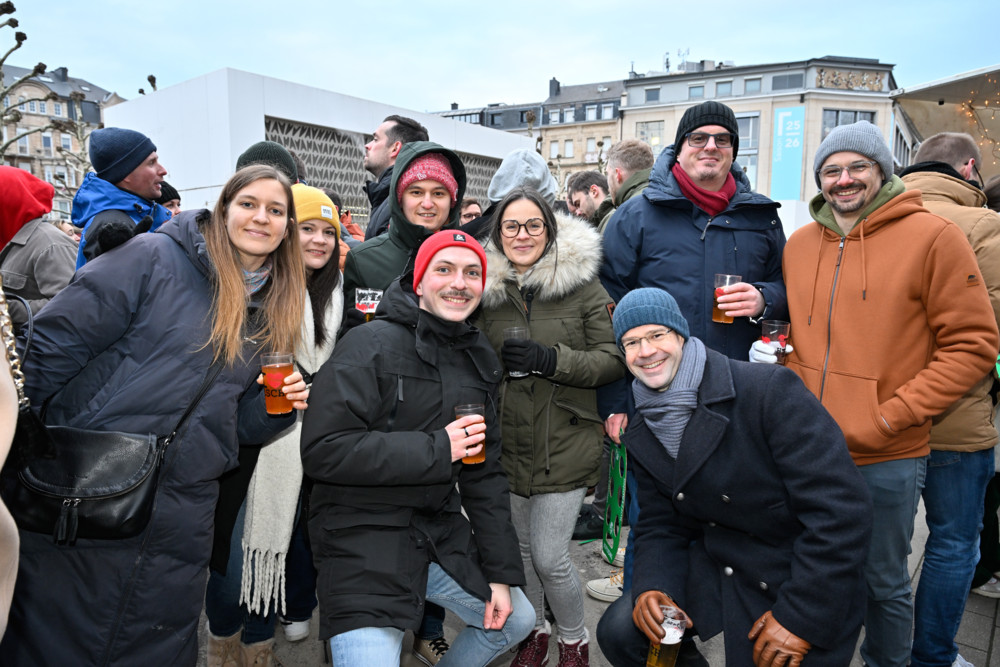 Fotostrecke / Vor Heiligabend feiert Esch auf dem Brillplatz seinen traditionellen Steelpunch