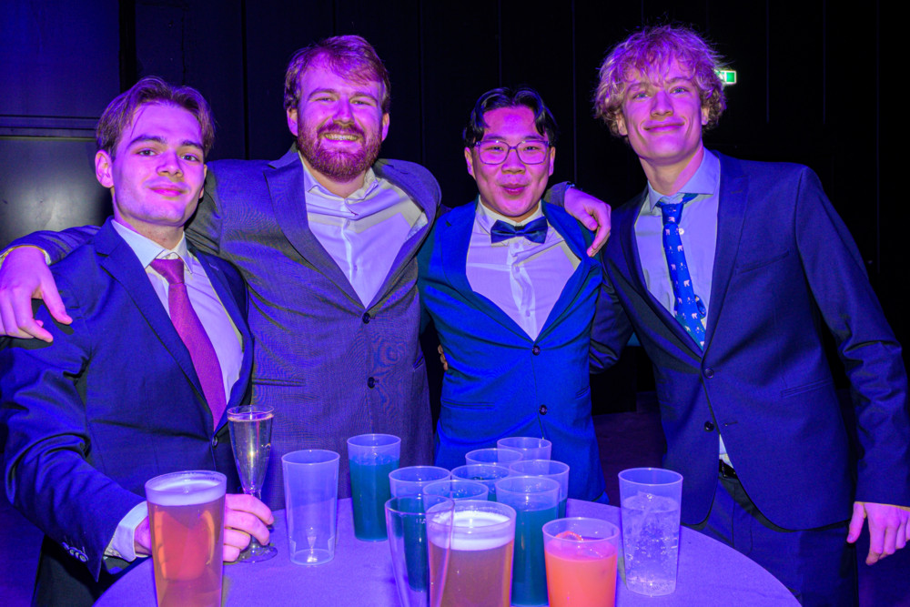 63. Ausgabe / Studentenparty mit Kultstatus: Zürcher Ball verwandelt Luxexpo in Party-Hotspot