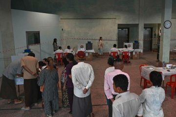 „Illusion einer Wahl“ / Erste Runde der Parlamentswahl in Myanmar beendet