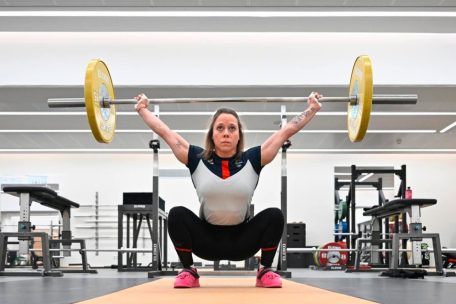 Dass das Gewichtheben ein Sport ist, in dem alles schnell geht, ist für die Athletin Fluch und Segen zugleich