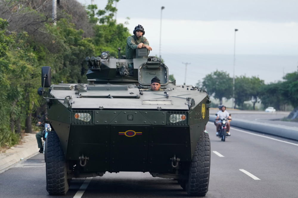 Venezuela / Militär stellt sich hinter Vizepräsidentin Delcy Rodríguez – US-Außenminister setzt auf Druck und Kooperation