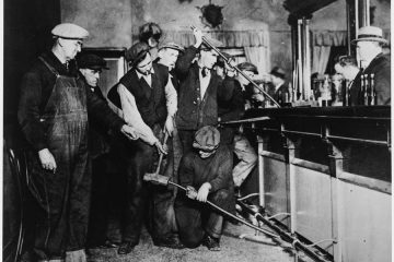 Literatur / Käse und Bomben: Thomas Pynchons letzter Roman „Schattennummer“ ist eine Irrfahrt durch die 1930er-Jahre