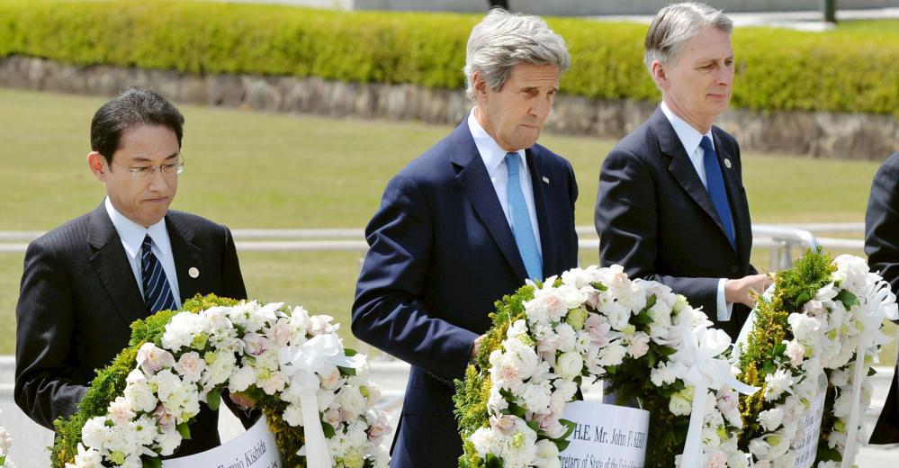 Kerry besucht Mahnmal in Hiroshima