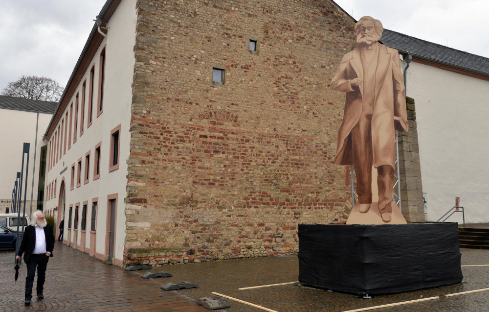 Trierer Karl-Marx-Statue wird doch kleiner