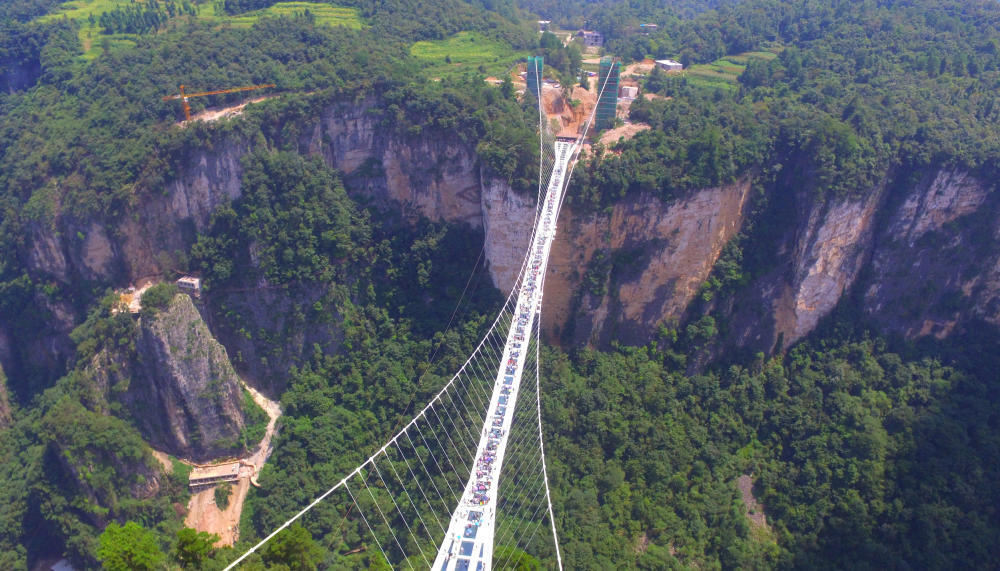 Die längste gläserne Brücke der Welt